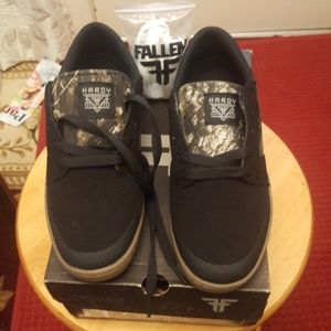 Fallen Torch James Hardy size 7